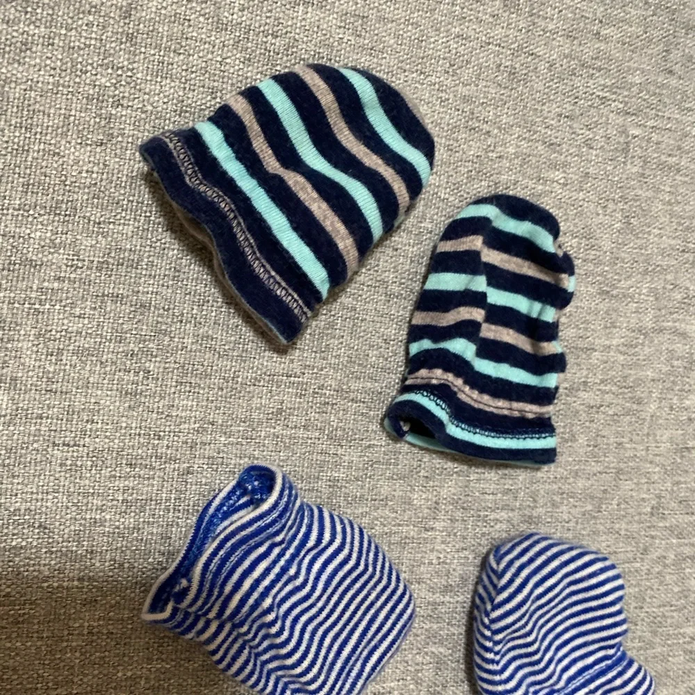 two blue mittens gloves baby gerber 0-3 m and carters newborn